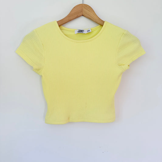 Tiger Mist Yellow Crop Top – Short Sleeve, Trendy Style, XS