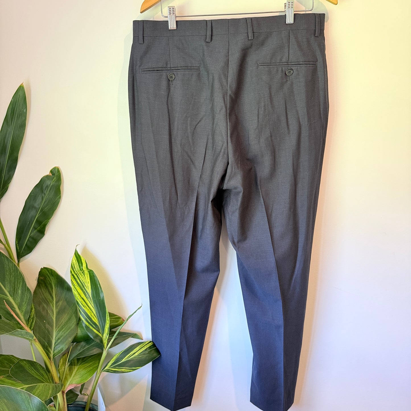 Rodd & Gunn Size 92 Men's 100% Wool Dark Grey Dress Slacks