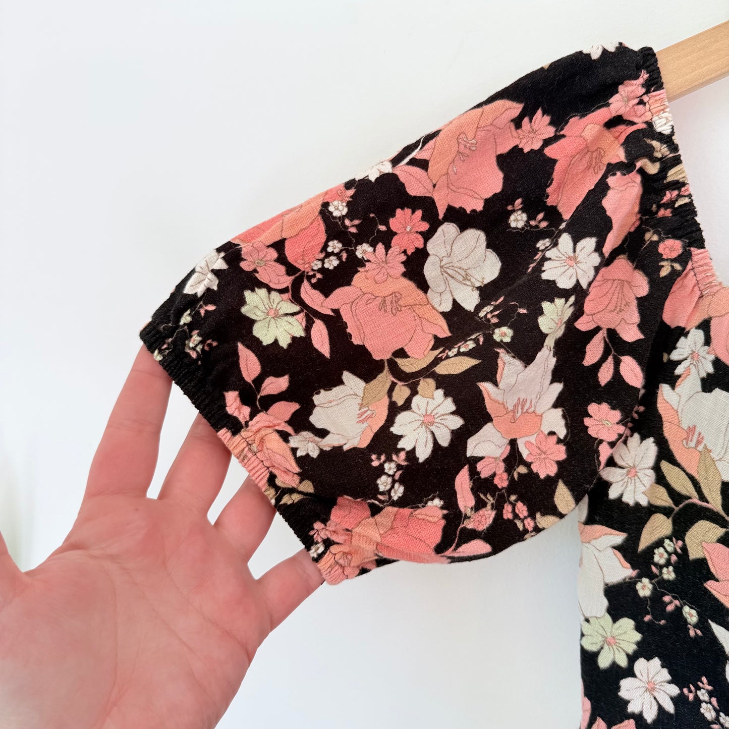 Dotti Black Floral Off-Shoulder Mini Dress – Puff Sleeves, Size 10