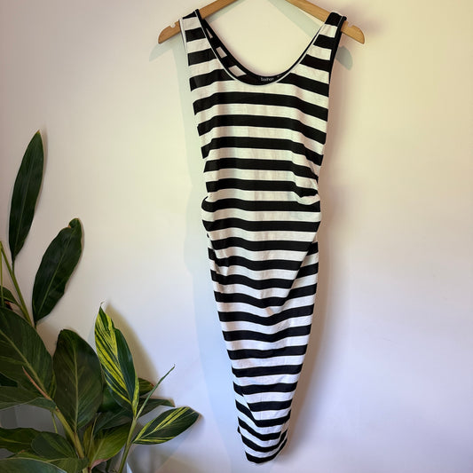 Boohoo Size 6 Black & White Striped Stretch-Knit Midi Dress