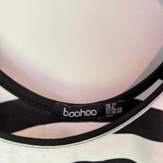 Boohoo Size 6 Black & White Striped Stretch-Knit Midi Dress