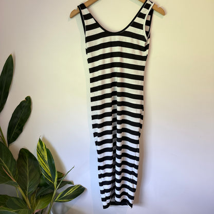 Boohoo Size 6 Black & White Striped Stretch-Knit Midi Dress