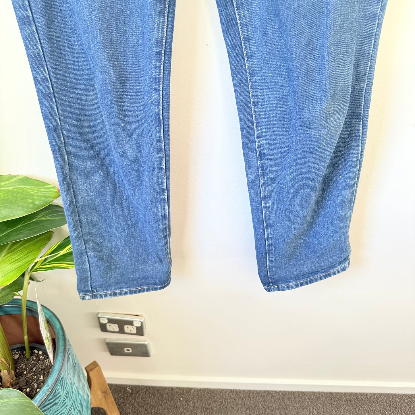 Among The Brave Blue Wash Jeans – Classic Denim Style, Size 8