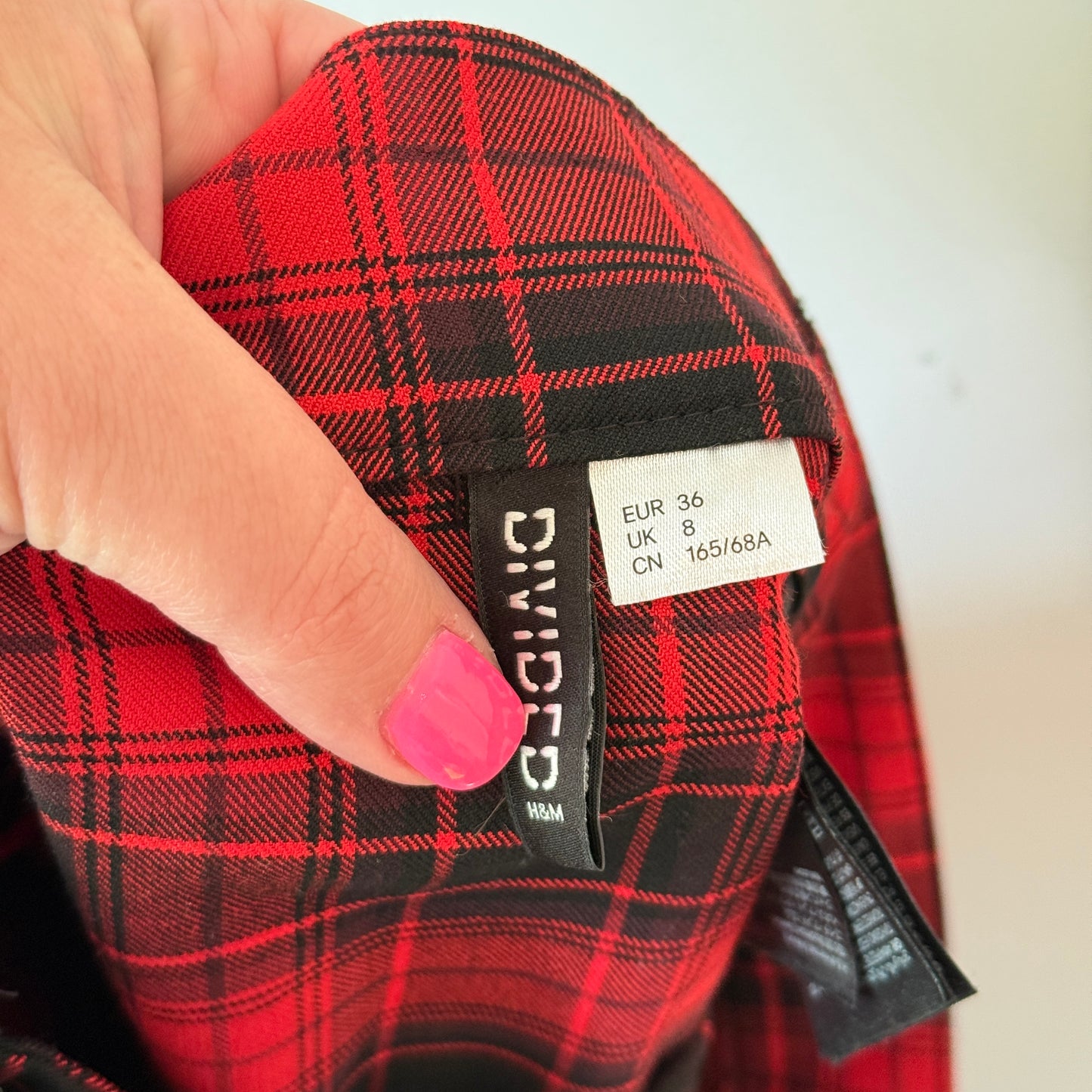 H&M Divided Size 8 Red & Black Plaid Skirt
