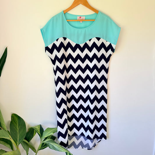 Charlo Size 8 – Sleeveless Shift Dress