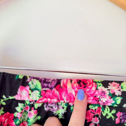 Charlo Size 8 – Floral Print Pencil Mini Skirt