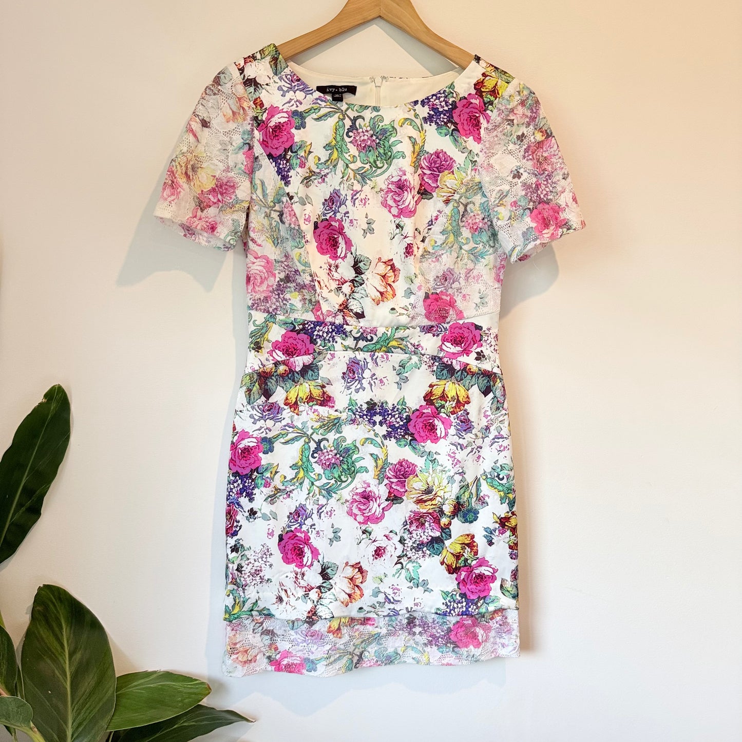Ivy + Blu White Floral Pencil Dress – Short Sleeve, Size 16