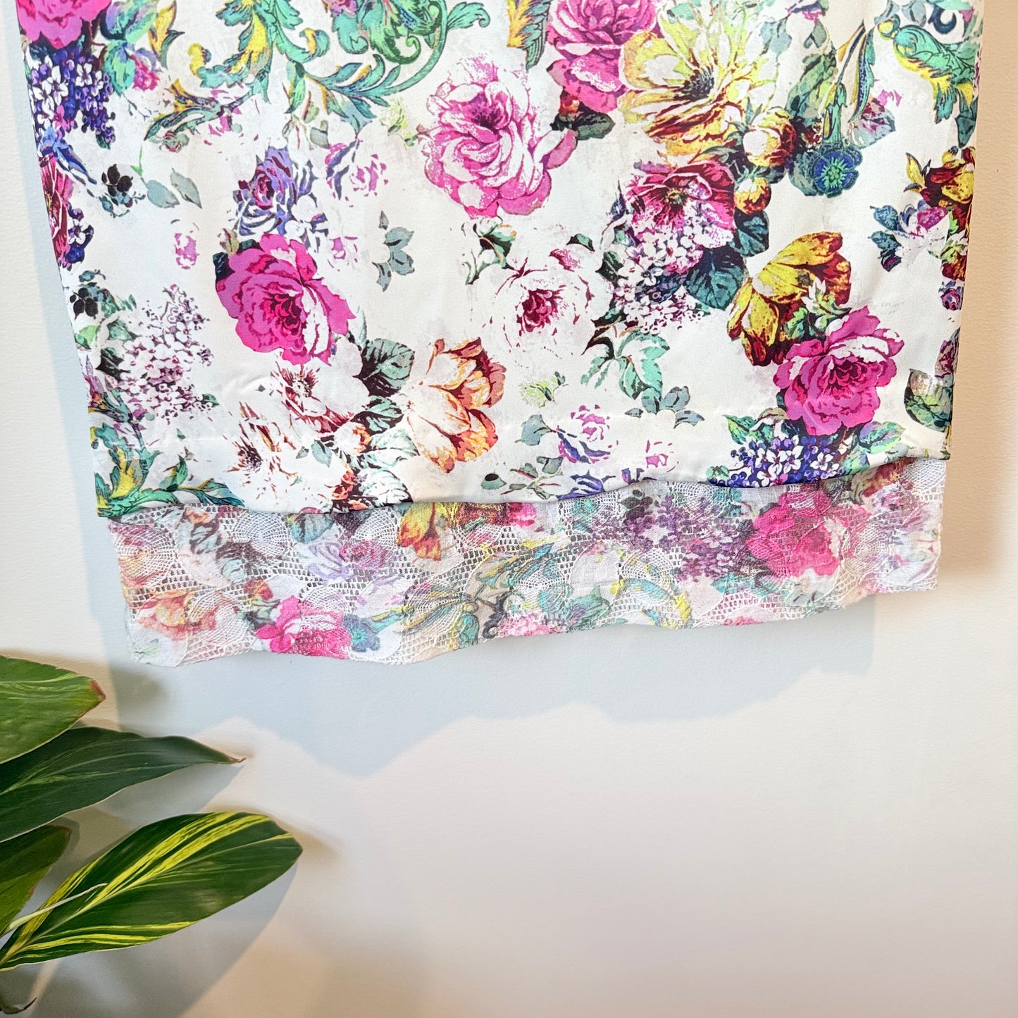 Ivy + Blu White Floral Pencil Dress – Short Sleeve, Size 16