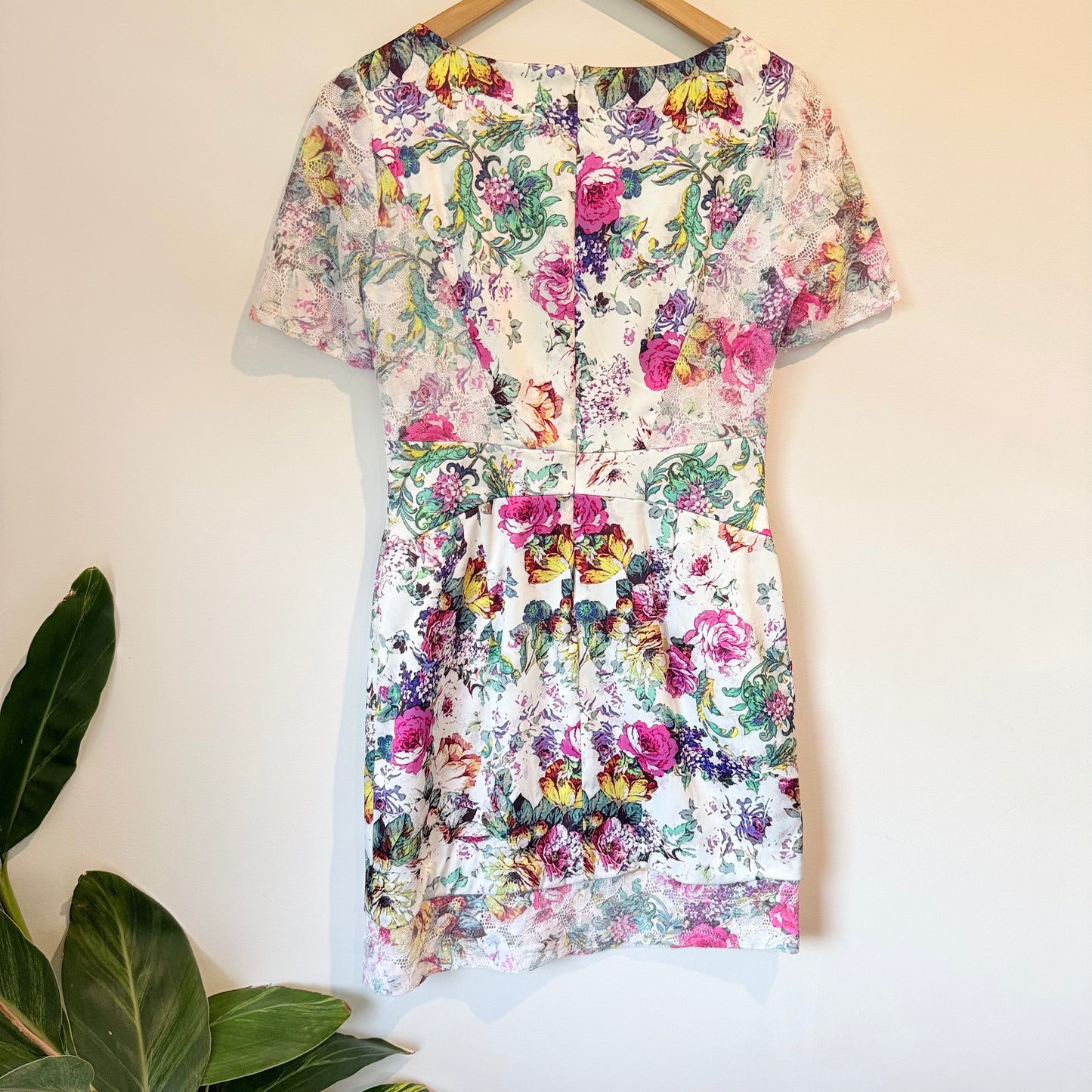 Ivy + Blu White Floral Pencil Dress – Short Sleeve, Size 16