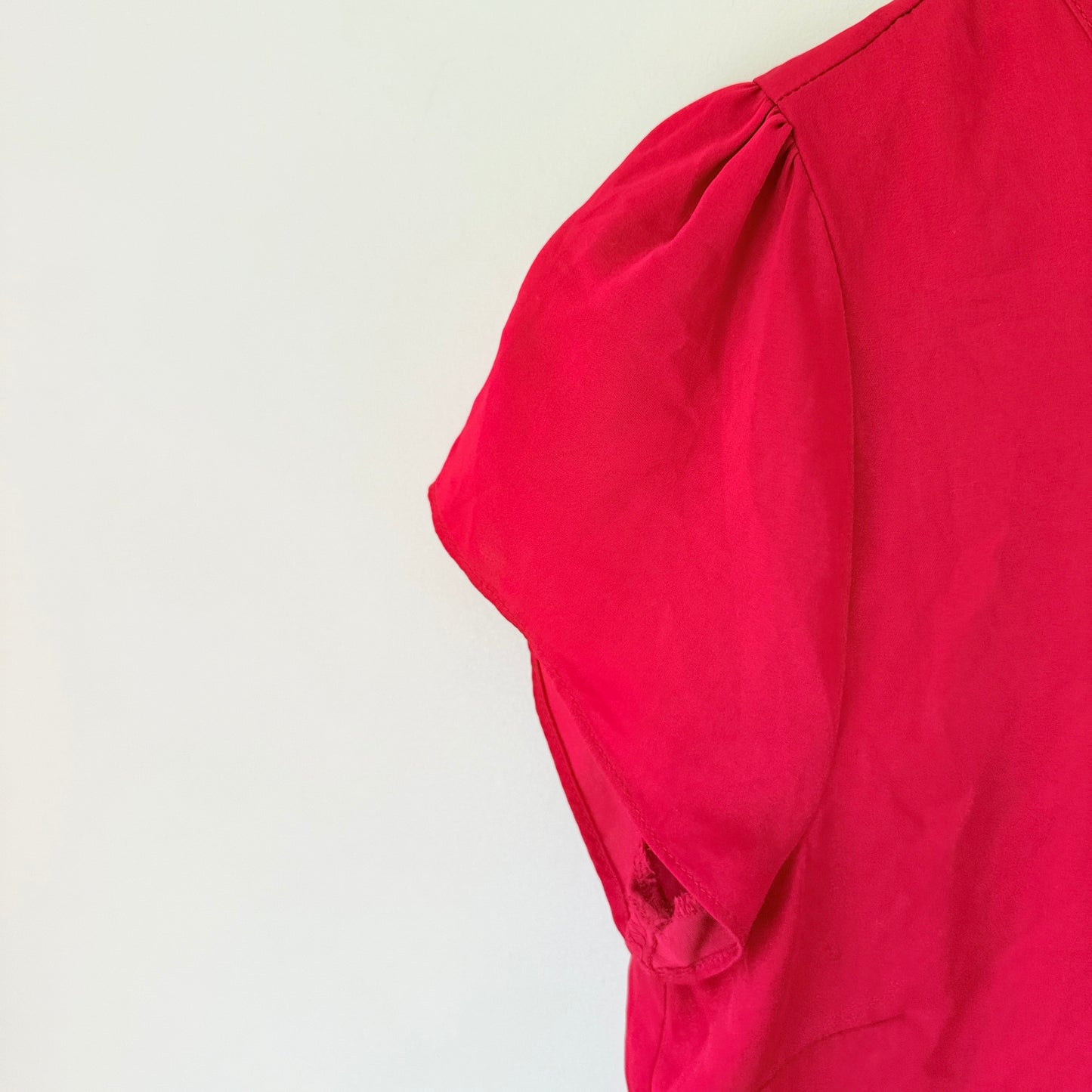 Jacqui.E Size 6 – Solid Color Notch Neck Blouse