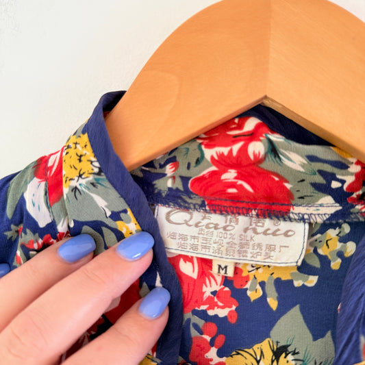 Qiao Nuo Size M (44cm U/Arm) – Floral 100% Silk Batik Shirt