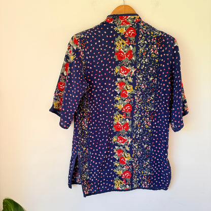 Qiao Nuo Size M (44cm U/Arm) – Floral 100% Silk Batik Shirt