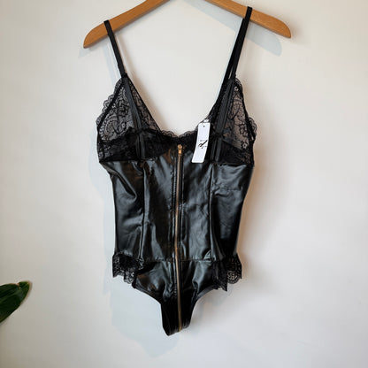 Naked Curve Lace & Faux Leather Zip Bodysuit – Black S