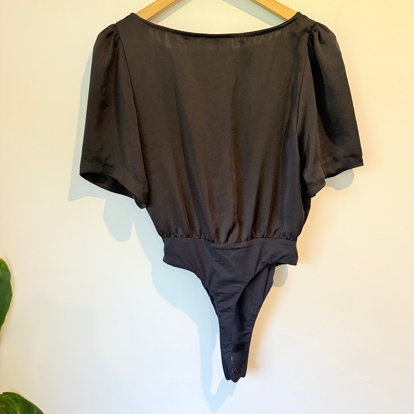 Kookai Black V-Neck Puff Sleeve Bodysuit – Size 40