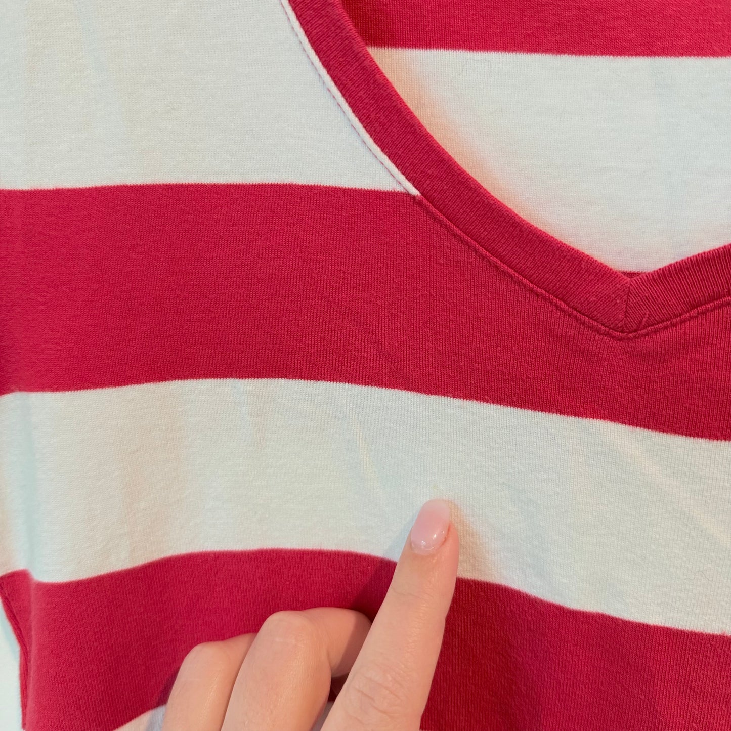 Tommy Hilfiger Red & White Striped V-Neck T-Shirt – Size S