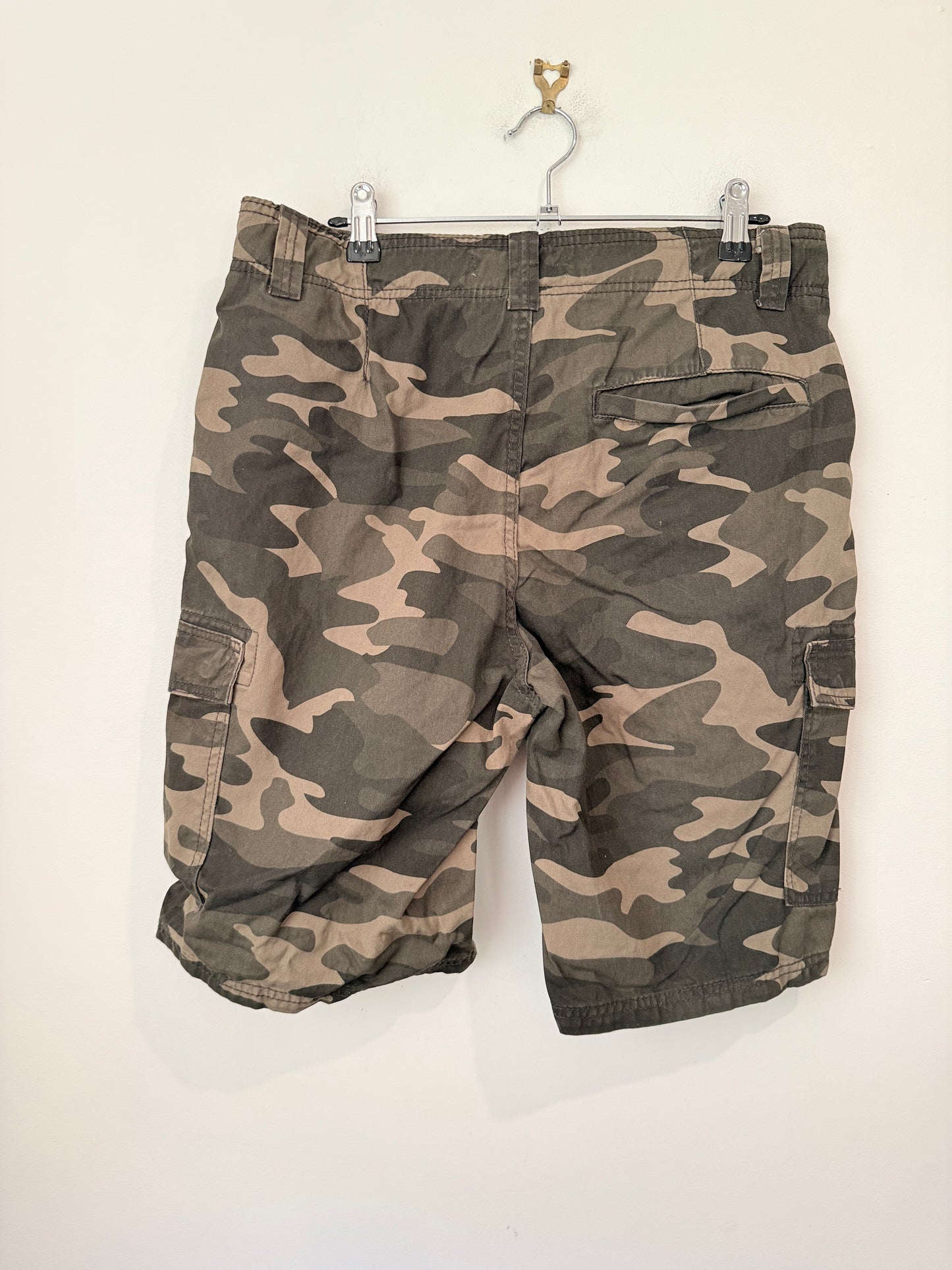 anko Size 32 Camo Cargo Shorts