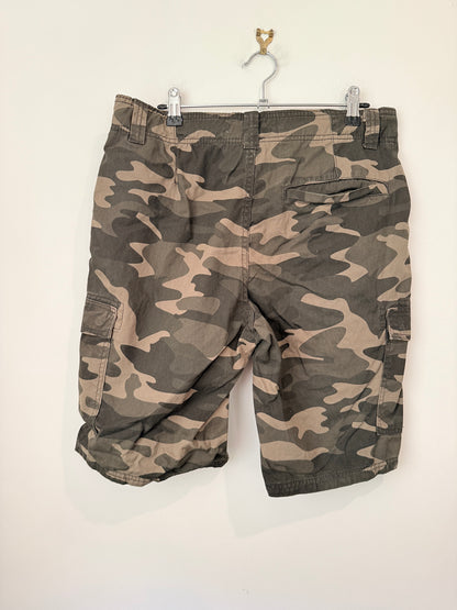 anko Size 32 Camo Cargo Shorts