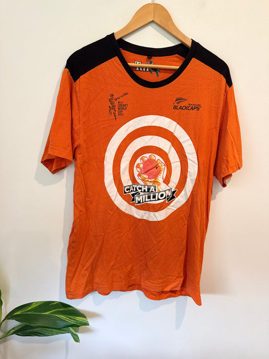 Tui Size L Orange and Black T-Shirt