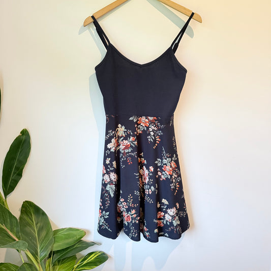 Mirrou Fit & Flare Dress – Dark Top & Floral Skirt Combo, Size 8