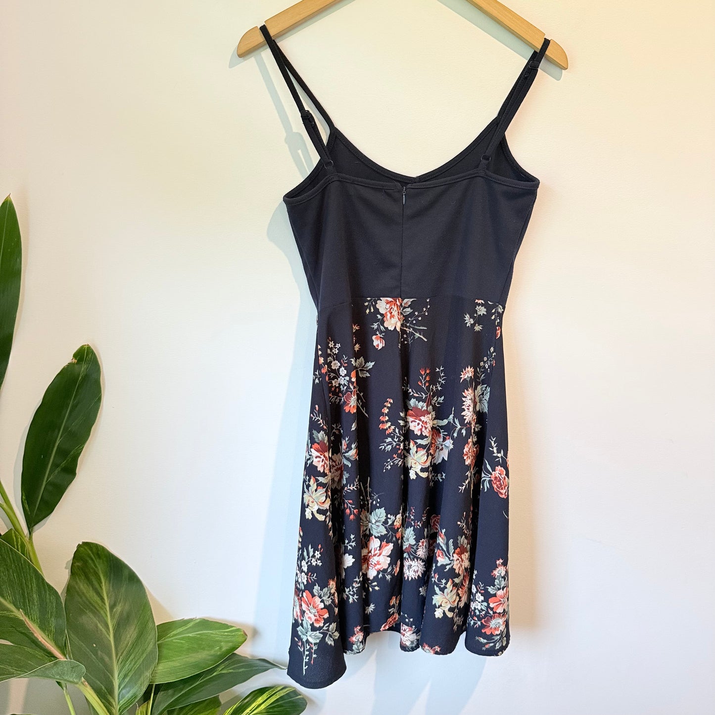 Mirrou Fit & Flare Dress – Dark Top & Floral Skirt Combo, Size 8