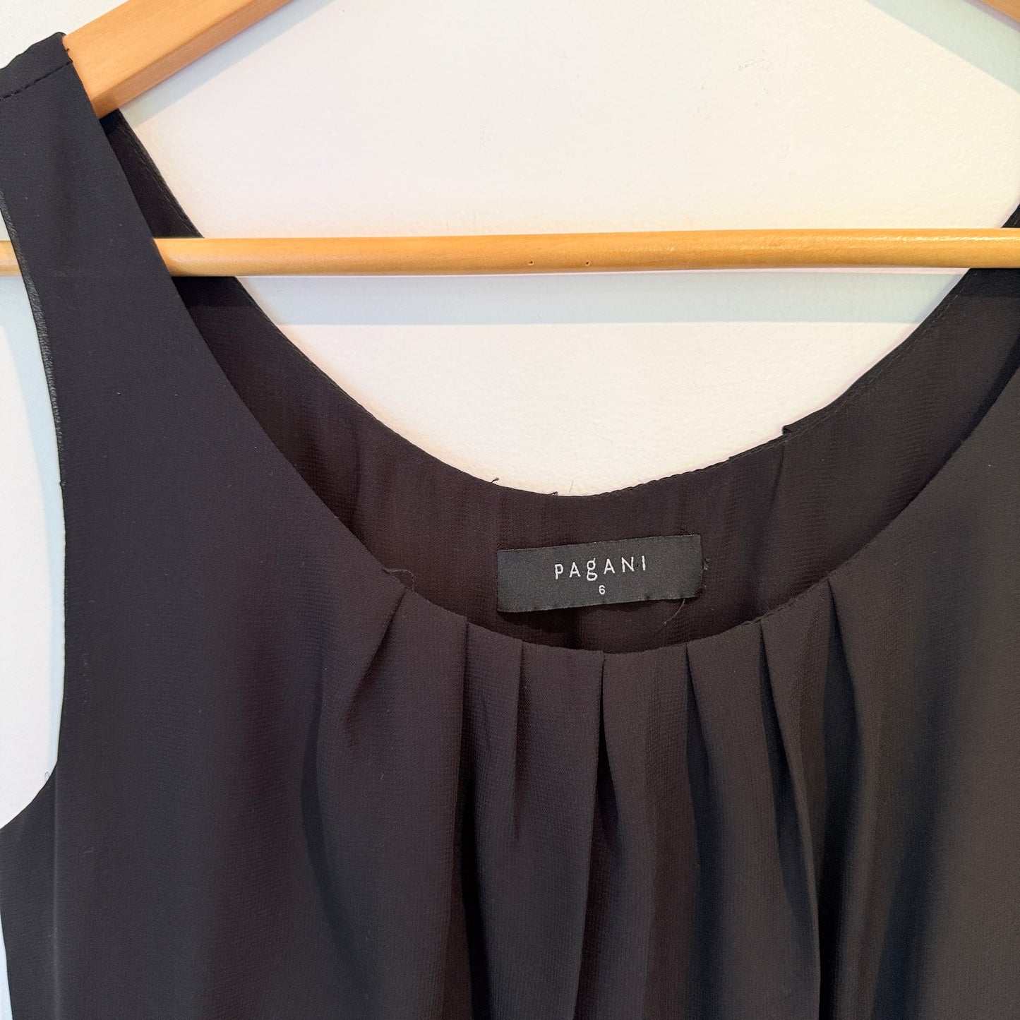 Pagani Size 6 Sleeveless Midi Dress