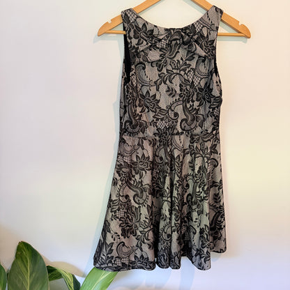 Paper Scissors Size 10 Lace Dress