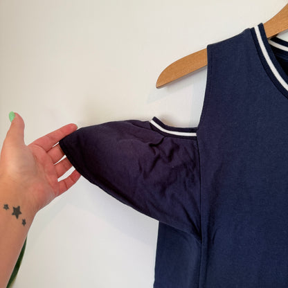 izzue Size M Cold-Shoulder Dress