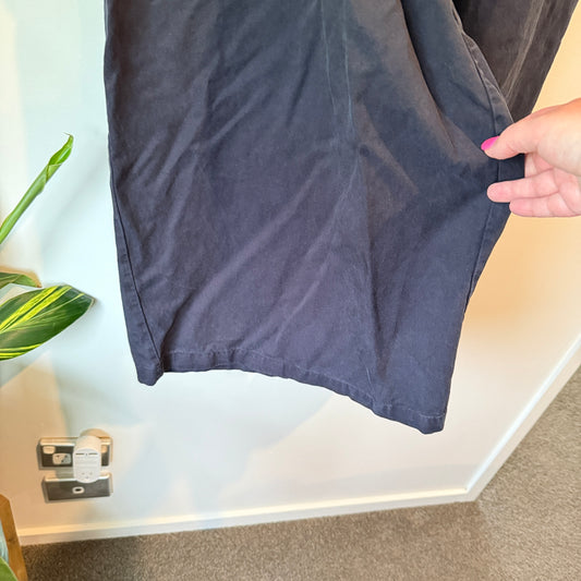 Friday Flamingo Size 04 Black Wide-Leg Trousers