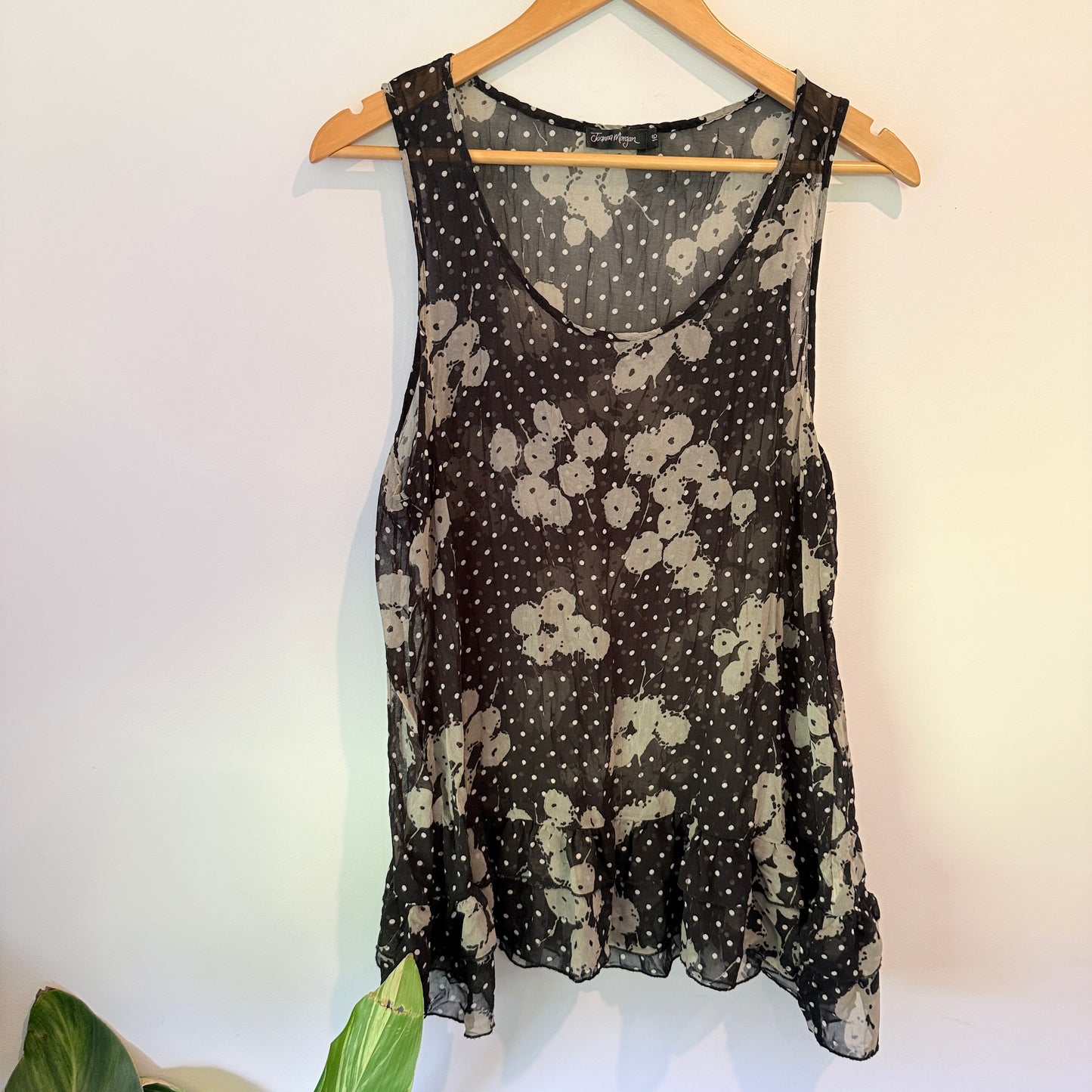 Joanna Morgan Size 16 Sleeveless Top