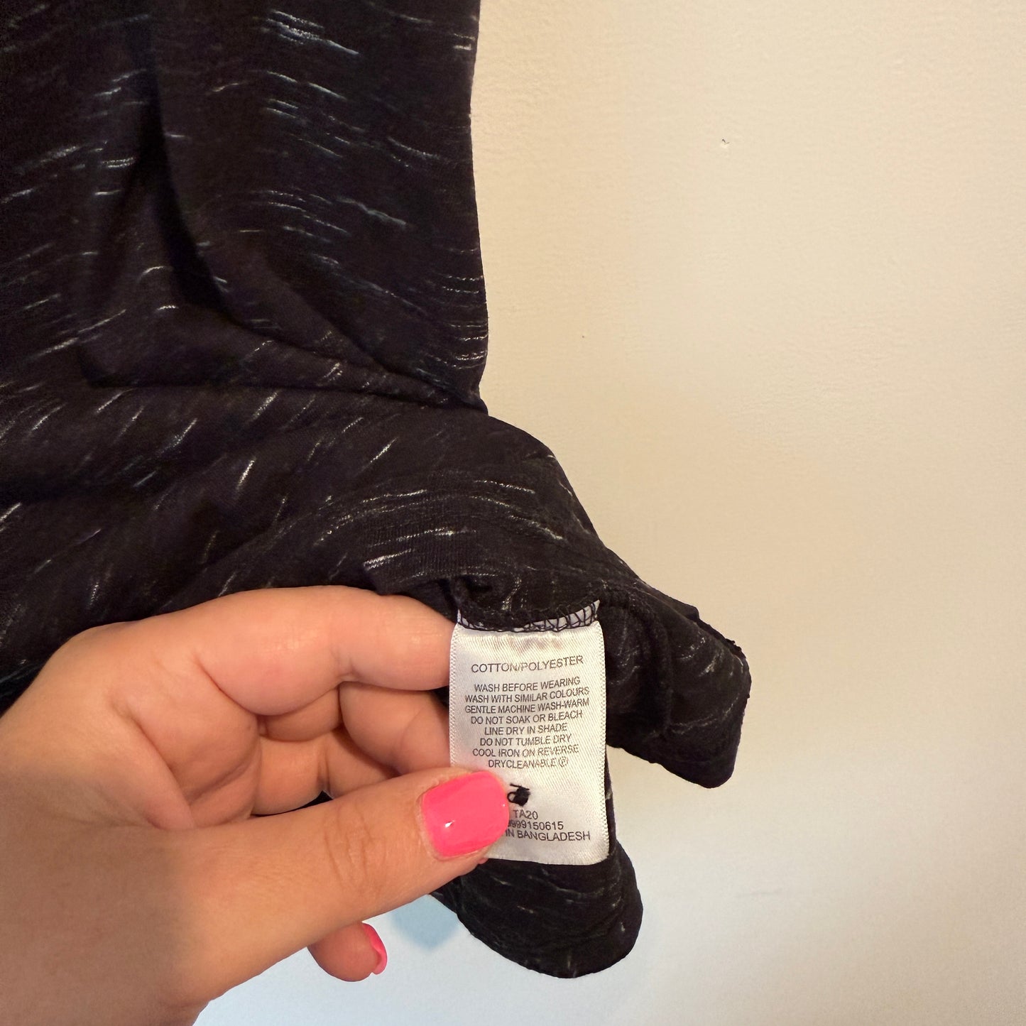 Anthem Size XL Black Sleeveless Top V-Neck