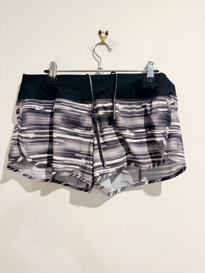 Nike Dri-Fit Size M Athletic Shorts