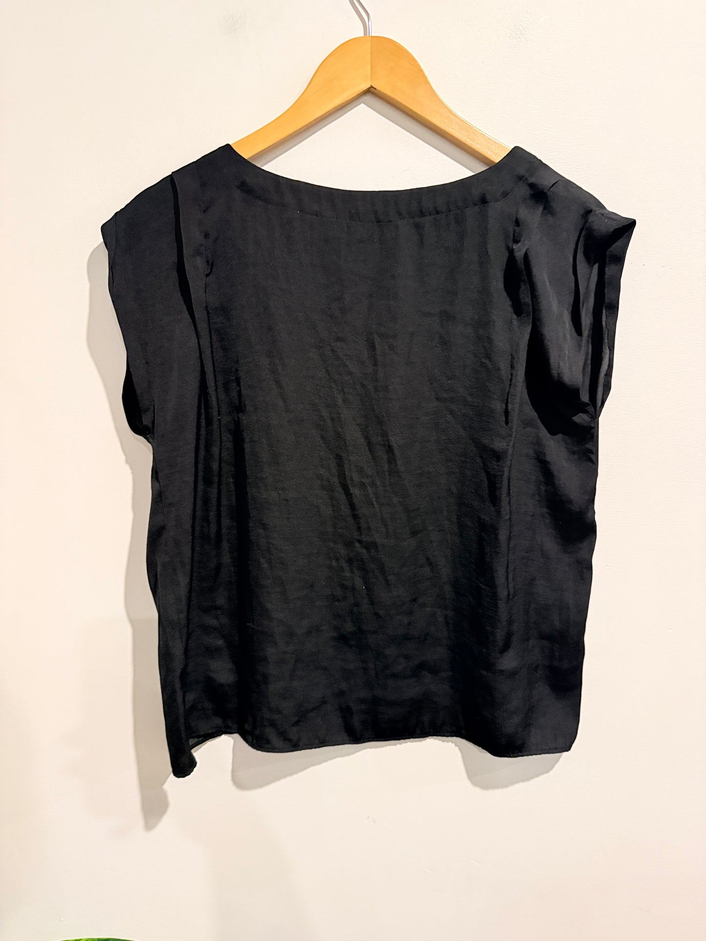 Glassons Size 8 Short-Sleeve Top