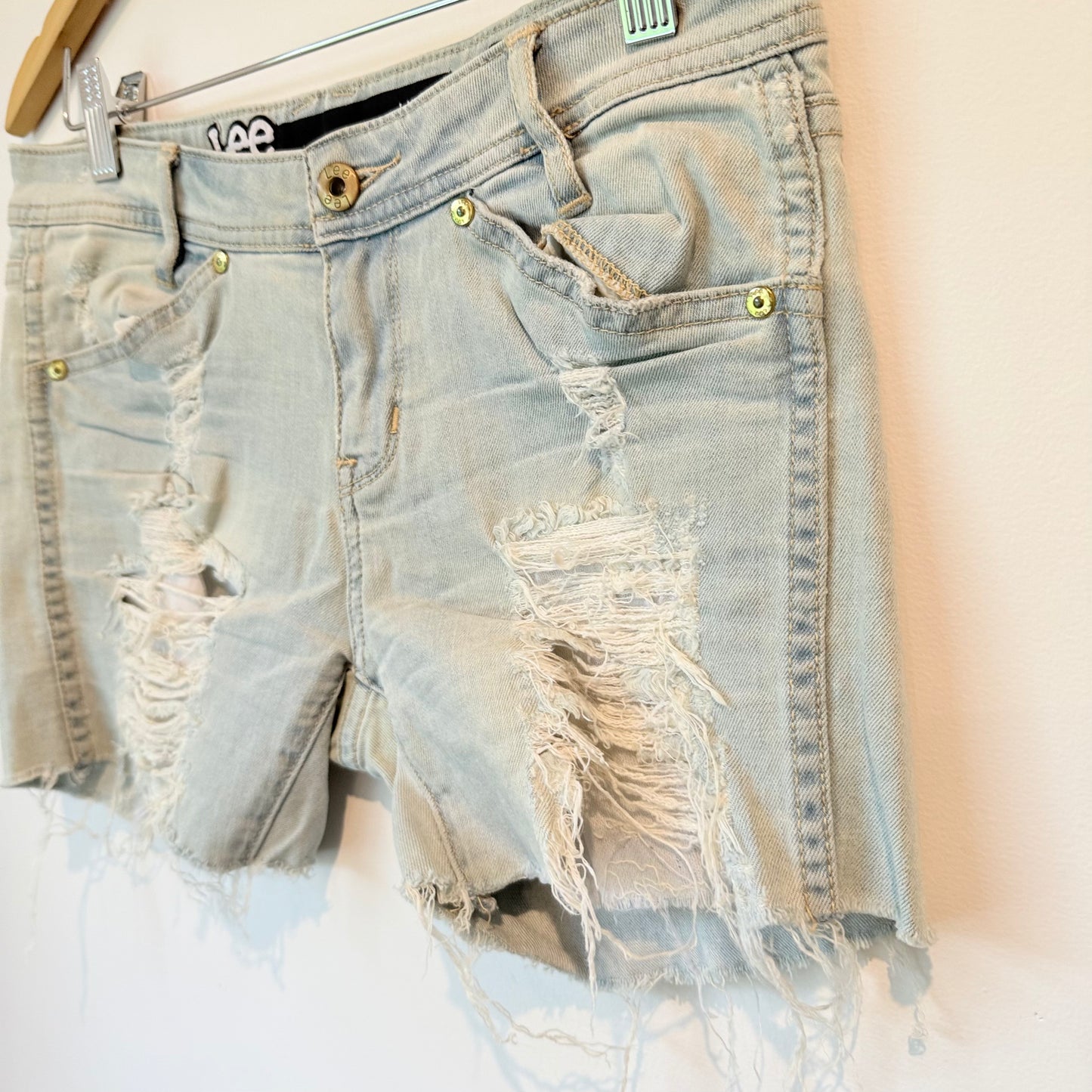 Lee Size 9 Light Wash Distressed Denim Shorts