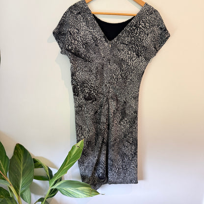 MaxMara Size 44 (U/Arm to U/Arm 43cm) Viscose Dress