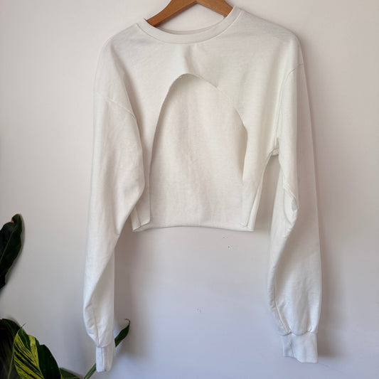 My.Studio Size U/Arm 42 White Cropped Sweatshirt Front Cutout