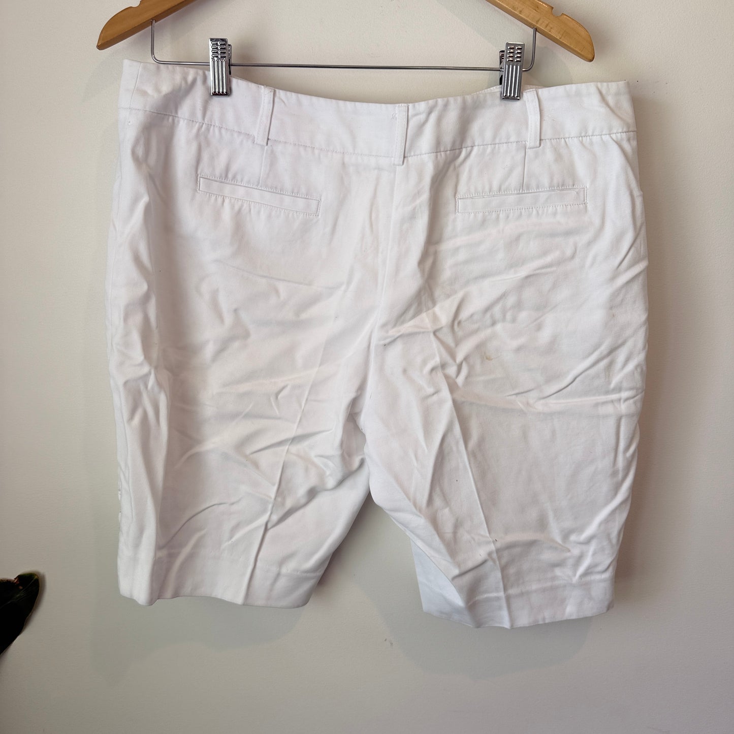 Rockmans Size 16 Bermuda Shorts