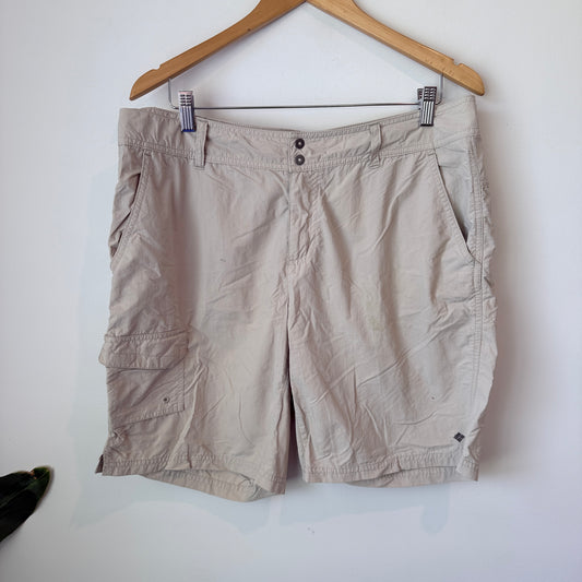 Columbia Size 16 Ridge Cargo Shorts