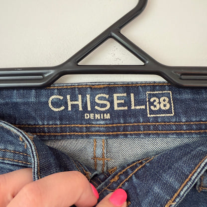 Chisel Size 38 Dark Blue Faded Effect Men’s Denim Jeans (missing button)