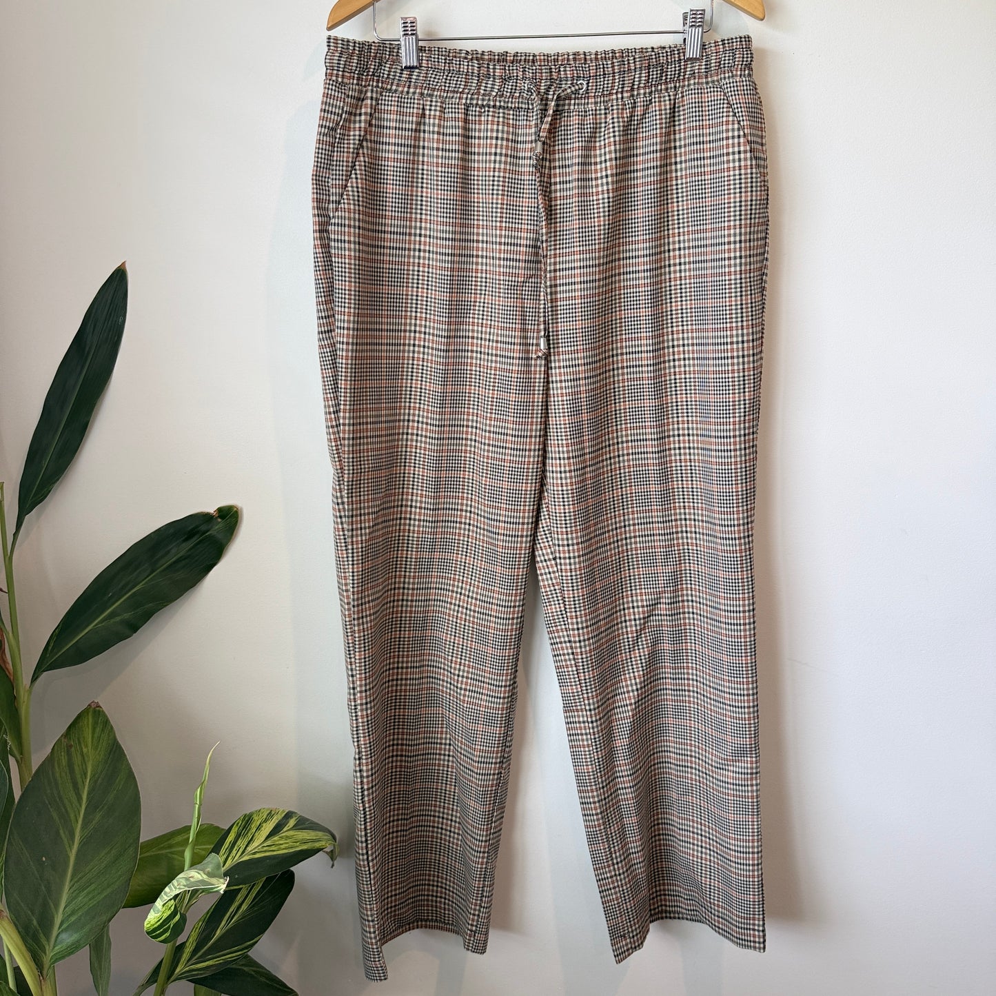 Capture Size 16 Plaid Pull-On Trousers