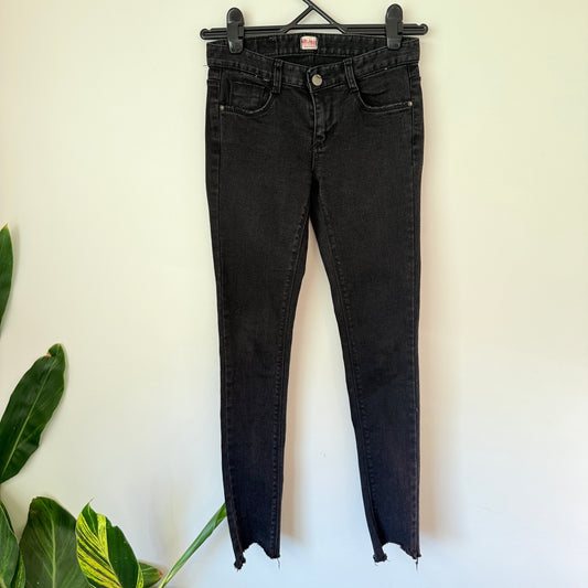 Labor Size 25 (66cm waist) Black Skinny Jeans Raw-Cut Split Hem