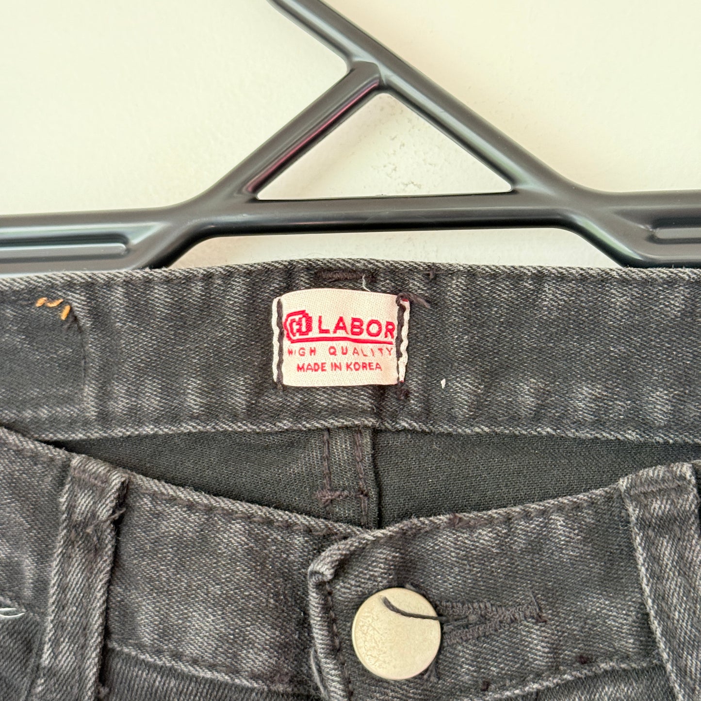Labor Size 25 (66cm waist) Black Skinny Jeans Raw-Cut Split Hem