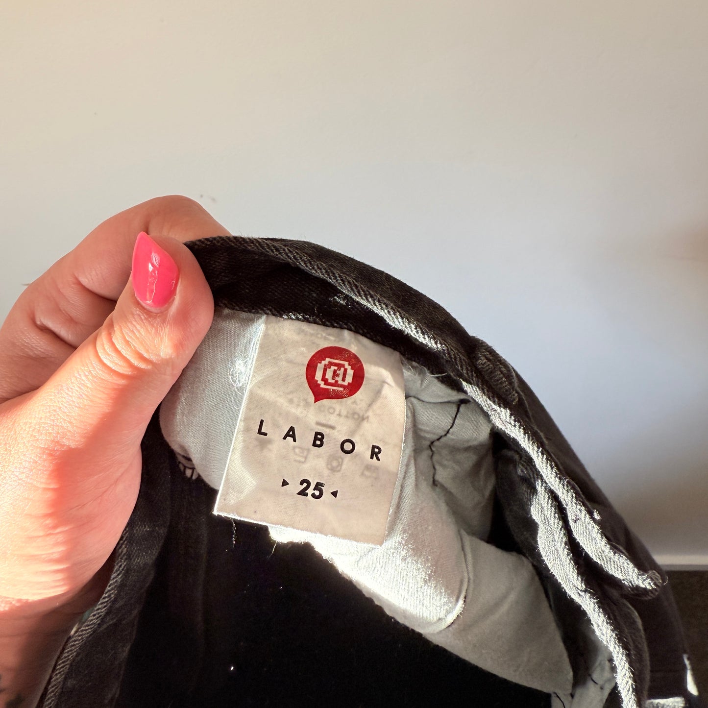 Labor Size 25 (66cm waist) Black Skinny Jeans Raw-Cut Split Hem