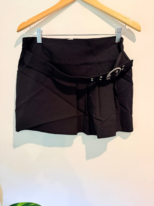 GLASSONS Black Pleated Mini Skirt with Belt Detail Size 10