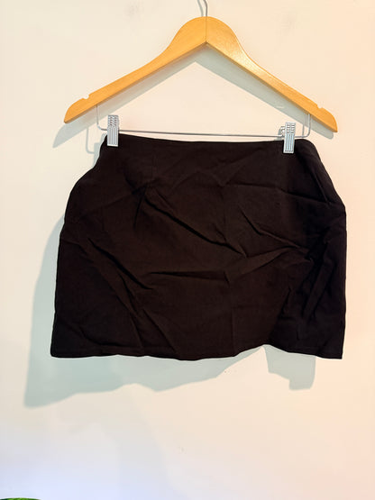 GLASSONS Black Pleated Mini Skirt with Belt Detail Size 10