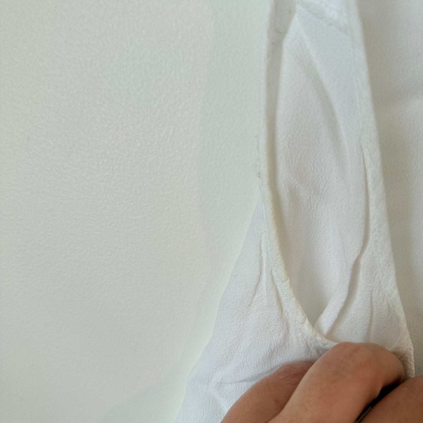 Brand Unknown U/Arm to U/Arm 54cm Sleeveless V-Neck Embroidered Blouse