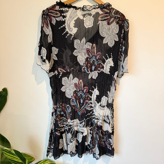 Merric Size 18 Black & White Sheer Floral Paisley Tunic Dress