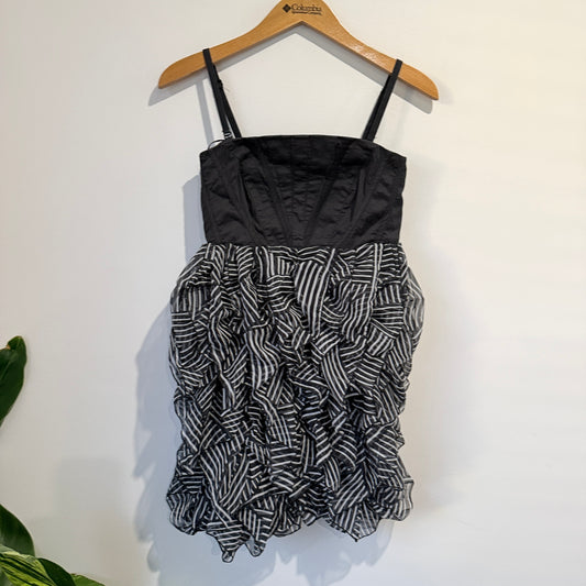 Vero Moda Size 34/XS Black & White Ruffle Mini Dress