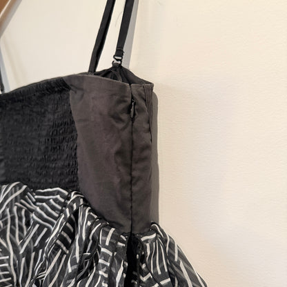 Vero Moda Size 34/XS Black & White Ruffle Mini Dress