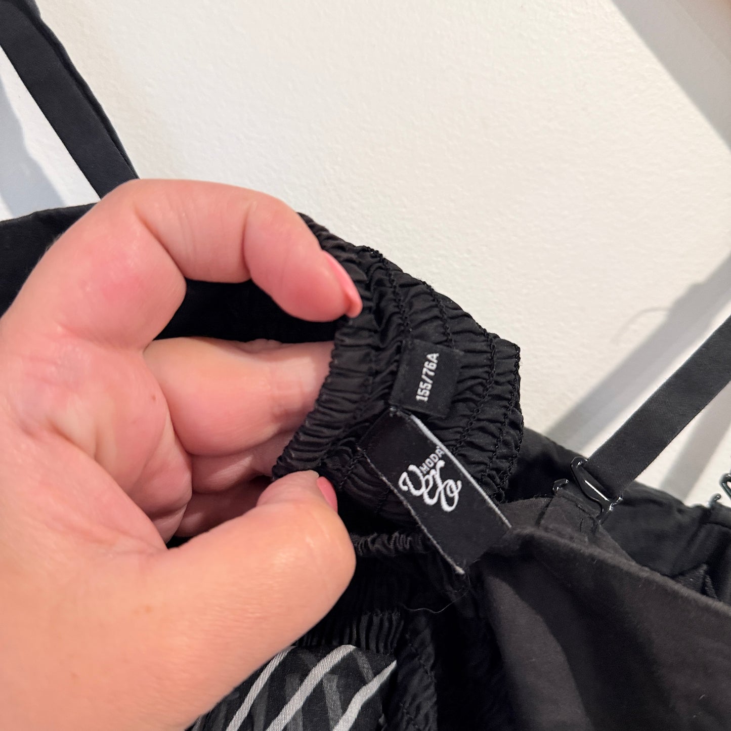 Vero Moda Size 34/XS Black & White Ruffle Mini Dress