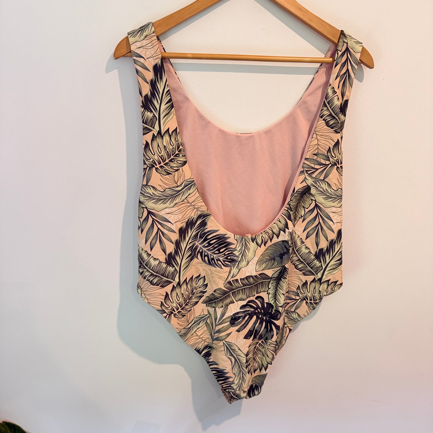 Brand Unknown Size U/Arm to U/Arm 45cm One-Piece Swimsuit